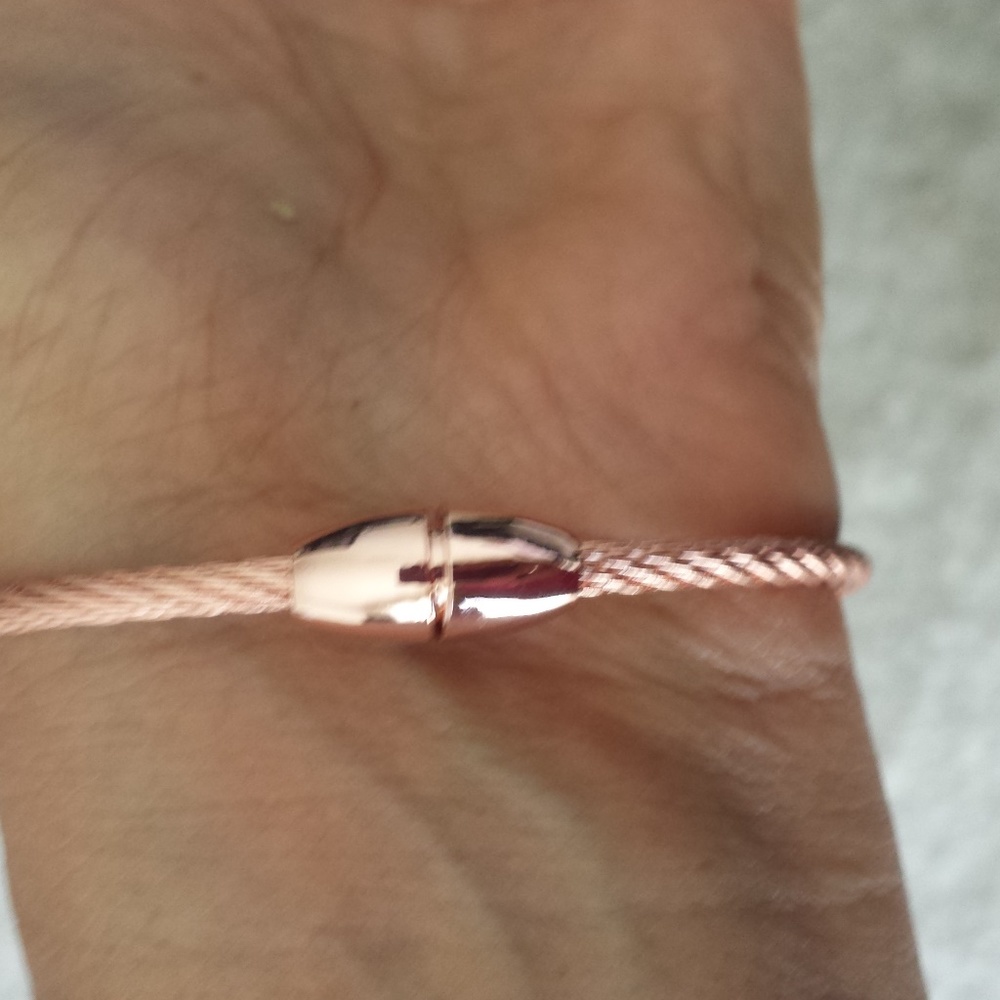 Rose Gold X cable bracelet - Picture 4 of 5